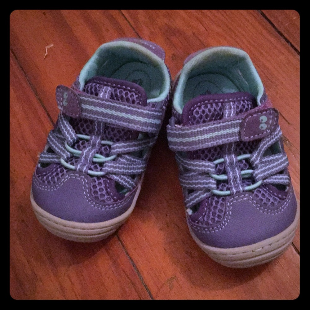 NWOT Stride rite sneakers Sz 5